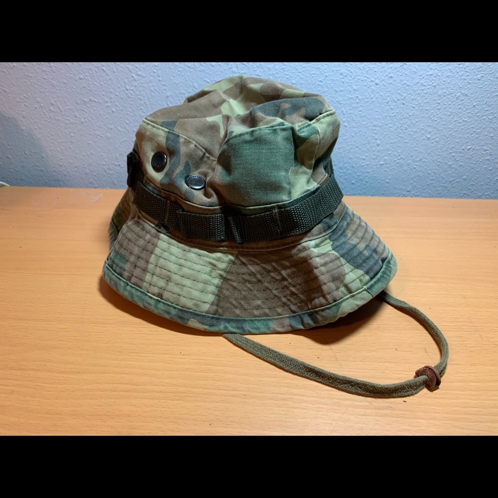 Camp bucket hat